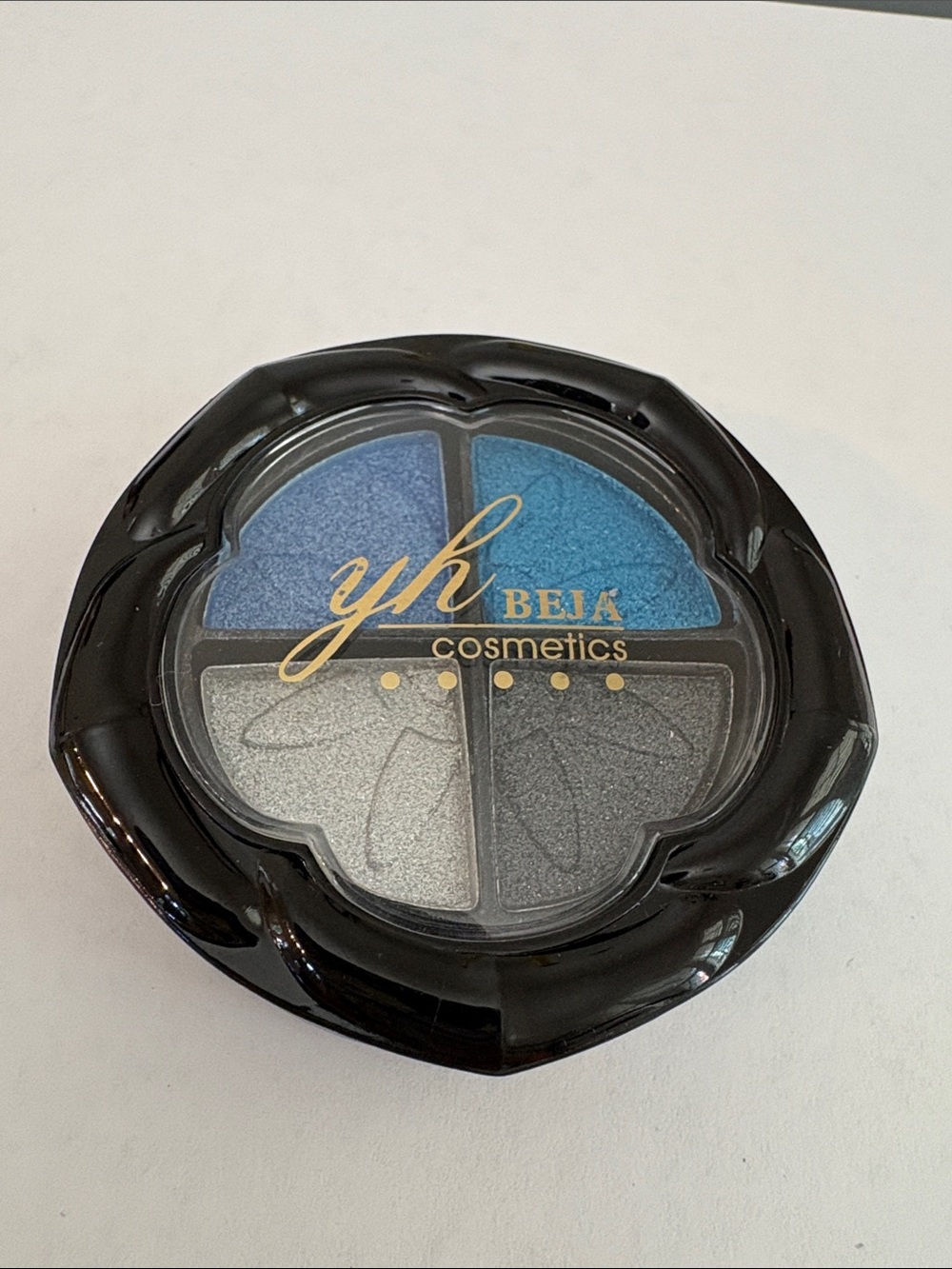yh Beja Blue & Gray Eyeshadow Quad
